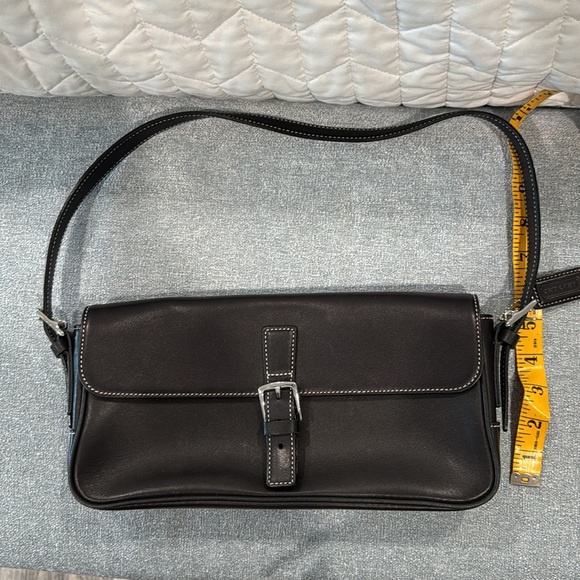 Coach Hampton Black Leather Shoulder Bag with dust bag - Picture 2 of 6